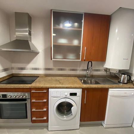 Elegant 2-Bedroom Apartment In Benidorm With Private Pool And Scenic Garden Views กาลา เด ฟีเนสตรัต ภายนอก รูปภาพ