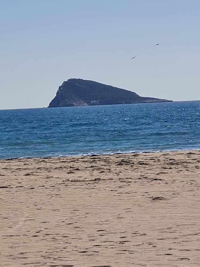 Elegant 2-Bedroom Apartment In Benidorm With Private Pool And Scenic Garden Views กาลา เด ฟีเนสตรัต ภายนอก รูปภาพ