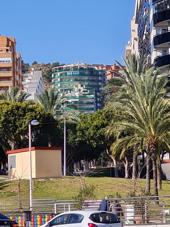 Elegant 2-Bedroom Apartment In Benidorm With Private Pool And Scenic Garden Views กาลา เด ฟีเนสตรัต ภายนอก รูปภาพ