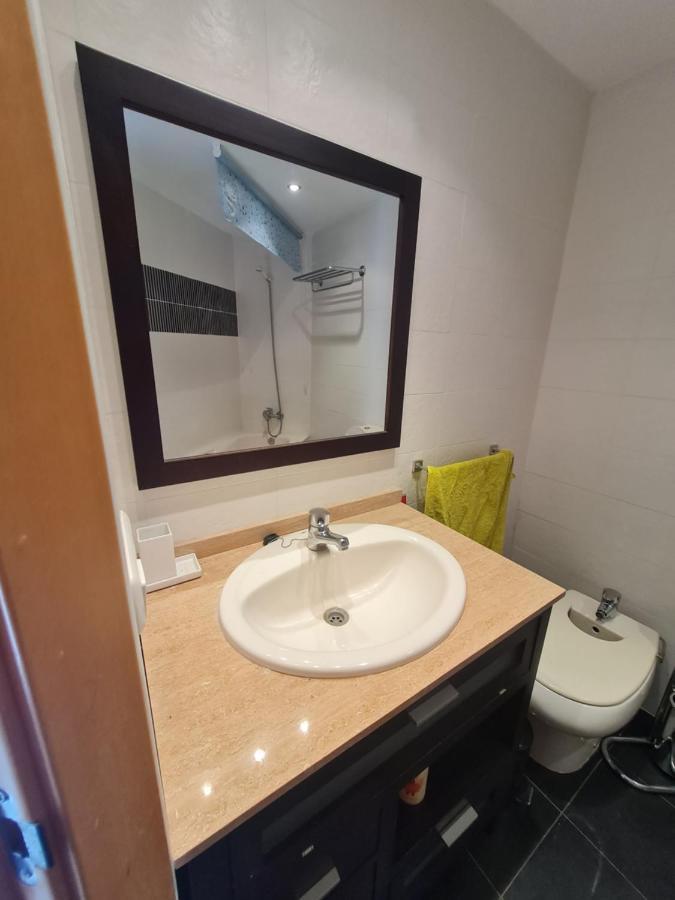 Elegant 2-Bedroom Apartment In Benidorm With Private Pool And Scenic Garden Views กาลา เด ฟีเนสตรัต ภายนอก รูปภาพ
